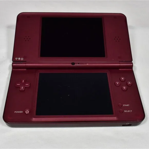 Nintendo DSi XL Handheld Video Game Console with Stylus Charger 3 Games Case - Picture 3 of 16